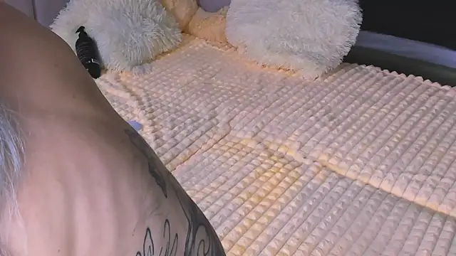 Snapshot of Sweeet_Barbie chatting on September 19, 2025, 3:27 pm Sweeet Barbie online show from September 19, 2025, 3:27 pm