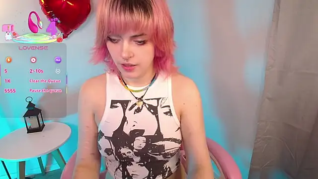 Roxy Wi online show from March 18, 2025, 8:17 am