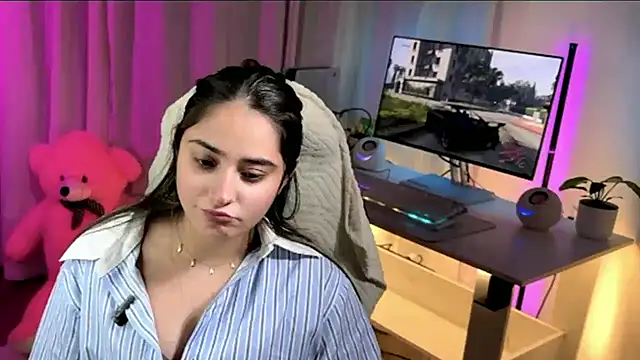 demieliss online show from February 12, 2026, 5:02 pm