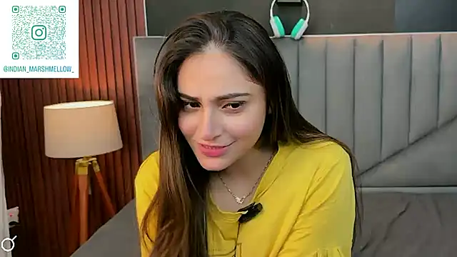 Snapshot of demieliss chatting on October 6, 2025, 5:46 pm demieliss online show from October 6, 2025, 5:46 pm