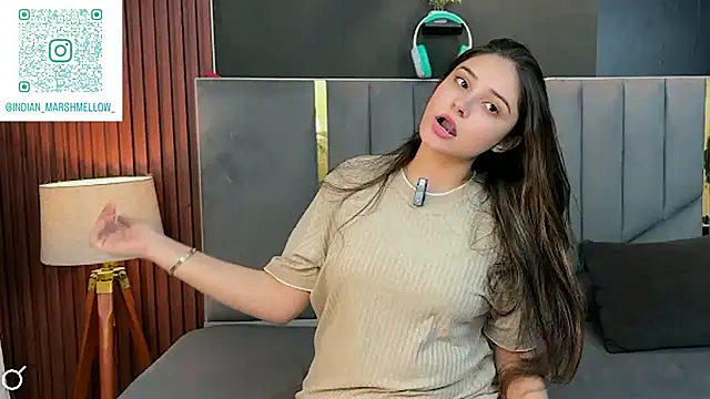 Snapshot of demieliss chatting on October 8, 2025, 5:46 pm demieliss online show from October 8, 2025, 5:46 pm