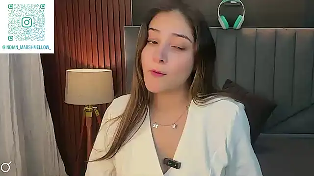 Snapshot of demieliss chatting on October 22, 2025, 5:12 pm demieliss online show from October 22, 2025, 5:12 pm