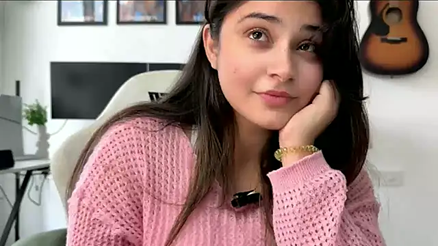 Snapshot of demieliss chatting on May 16, 2026, 6:34 am demieliss online show from May 16, 2026, 6:34 am