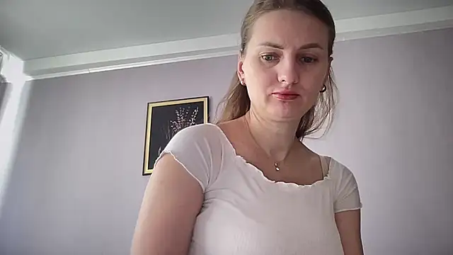 Snapshot of Viola_sweet chatting on September 13, 2025, 7:19 am Viola sweet online show from September 13, 2025, 7:19 am