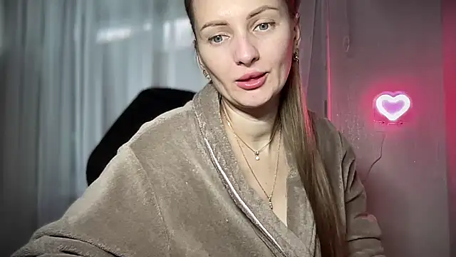 Snapshot of Viola_sweet chatting on February 18, 2025, 2:06 pm Viola sweet online show from February 18, 2025, 2:06 pm