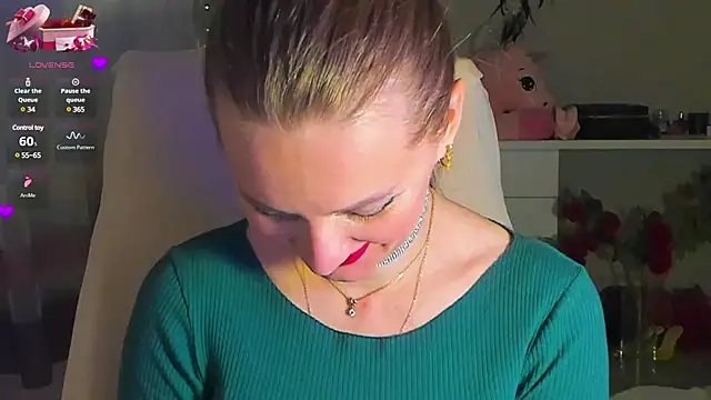 Snapshot of Viola_sweet chatting on February 27, 2025, 3:40 am Viola sweet online show from February 27, 2025, 3:40 am