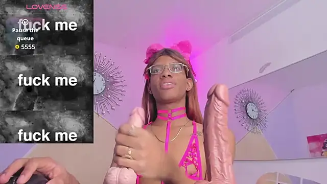 Tiffany Valentine15 online show from October 21, 2025, 7:13 pm