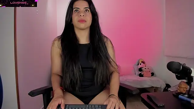 Snapshot of Biancastrongg chatting on October 15, 2025, 2:10 am Biancastrongg online show from October 15, 2025, 2:10 am