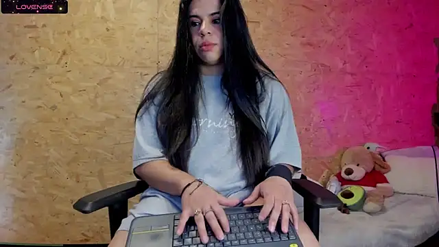 Snapshot of Biancastrongg chatting on March 22, 2025, 2:27 am Biancastrongg online show from March 22, 2025, 2:27 am