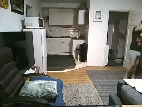 Snapshot of mihaimichael chatting on September 28, 2025, 1:34 am mihaimichael online show from September 28, 2025, 1:34 am