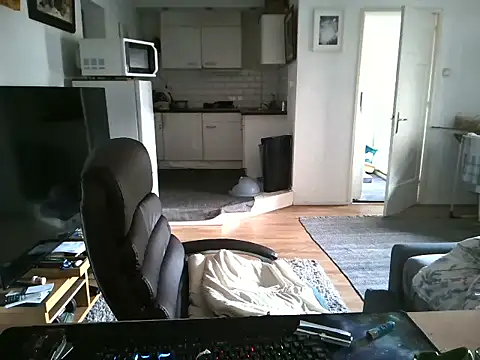 Snapshot of mihaimichael chatting on September 19, 2025, 11:36 am mihaimichael online show from September 19, 2025, 11:36 am