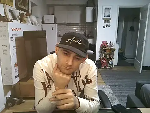 Snapshot of mihaimichael chatting on October 20, 2025, 9:15 pm mihaimichael online show from October 20, 2025, 9:15 pm