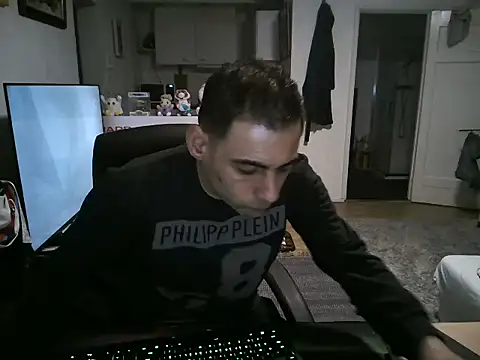 Snapshot of mihaimichael chatting on March 22, 2025, 11:31 pm mihaimichael online show from March 22, 2025, 11:31 pm