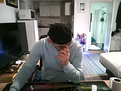 Snapshot of mihaimichael chatting on October 8, 2025, 2:51 pm mihaimichael online show from October 8, 2025, 2:51 pm