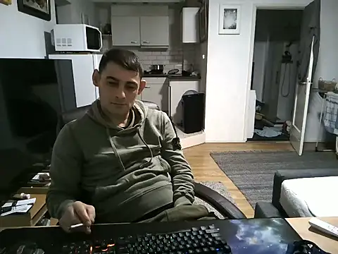 Snapshot of mihaimichael chatting on September 18, 2025, 2:47 am mihaimichael online show from September 18, 2025, 2:47 am