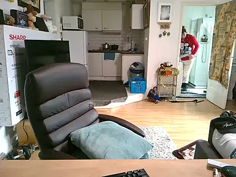 mihaimichael online show from November 25, 2025, 11:54 am