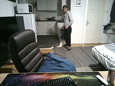 Snapshot of mihaimichael chatting on October 7, 2025, 11:00 am mihaimichael online show from October 7, 2025, 11:00 am