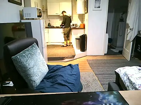 Snapshot of mihaimichael chatting on September 25, 2025, 1:44 am mihaimichael online show from September 25, 2025, 1:44 am