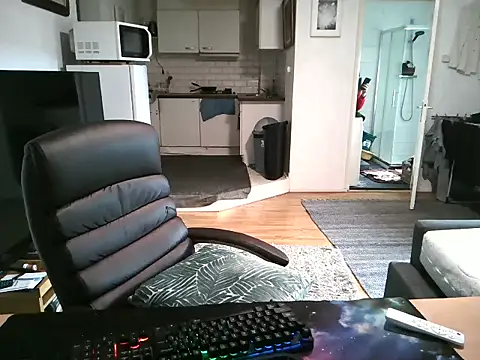 Snapshot of mihaimichael chatting on September 11, 2025, 4:18 pm mihaimichael online show from September 11, 2025, 4:18 pm