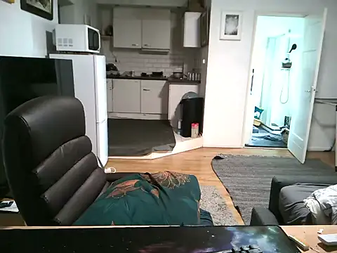 Snapshot of mihaimichael chatting on September 22, 2025, 12:33 pm mihaimichael online show from September 22, 2025, 12:33 pm