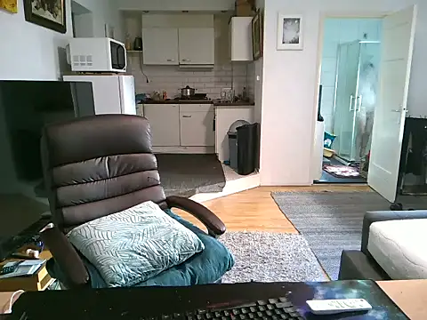 Snapshot of mihaimichael chatting on September 13, 2025, 1:22 pm mihaimichael online show from September 13, 2025, 1:22 pm