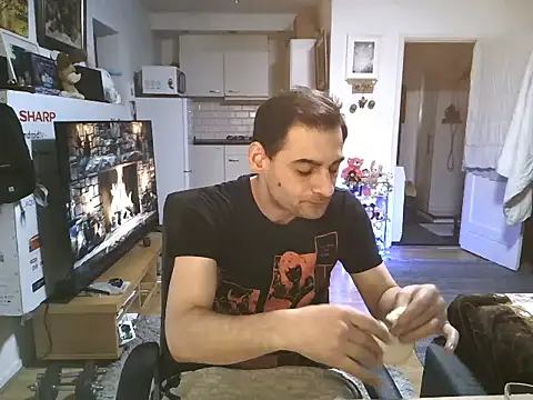 Snapshot of mihaimichael chatting on October 29, 2025, 12:42 am mihaimichael online show from October 29, 2025, 12:42 am