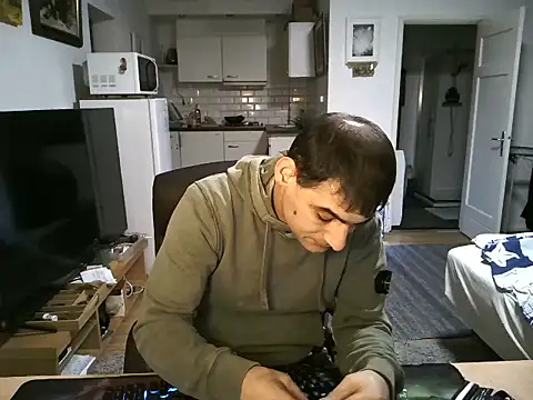 Snapshot of mihaimichael chatting on October 13, 2025, 6:53 pm mihaimichael online show from October 13, 2025, 6:53 pm