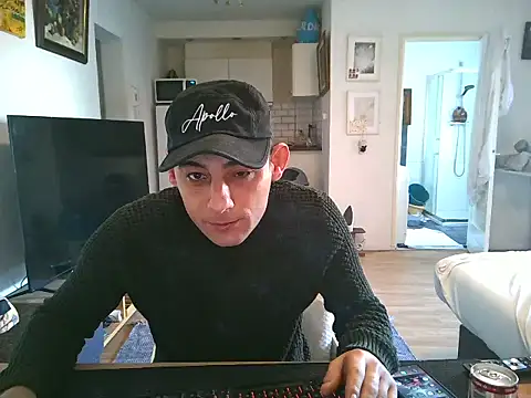 mihaimichael online show from April 6, 2026, 1:56 pm