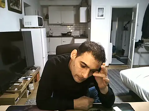 Snapshot of mihaimichael chatting on October 6, 2025, 9:59 pm mihaimichael online show from October 6, 2025, 9:59 pm