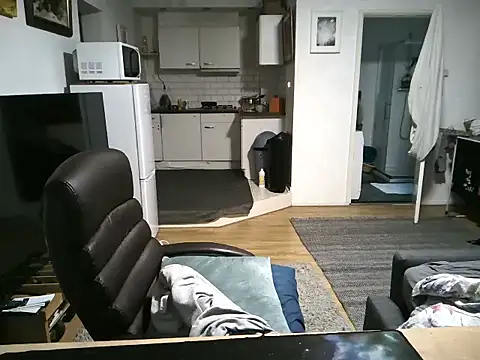 Snapshot of mihaimichael chatting on September 26, 2025, 5:58 am mihaimichael online show from September 26, 2025, 5:58 am