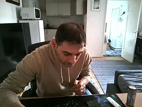 Snapshot of mihaimichael chatting on September 27, 2025, 1:28 pm mihaimichael online show from September 27, 2025, 1:28 pm