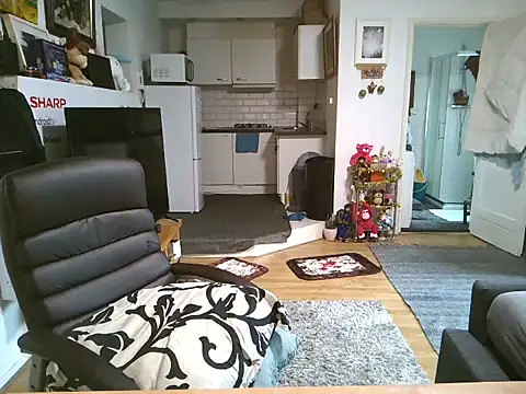 Snapshot of mihaimichael chatting on October 29, 2025, 2:38 pm mihaimichael online show from October 29, 2025, 2:38 pm