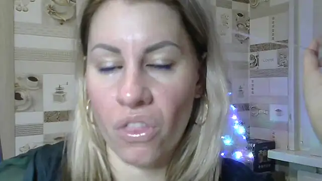 Snapshot of TherestlessKitty chatting on January 3, 2025, 9:15 am TherestlessKitty online show from January 3, 2025, 9:15 am