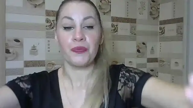 Snapshot of TherestlessKitty chatting on February 14, 2025, 6:34 am TherestlessKitty online show from February 14, 2025, 6:34 am