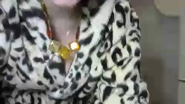 Snapshot of TherestlessKitty chatting on February 15, 2025, 8:54 am TherestlessKitty online show from February 15, 2025, 8:54 am