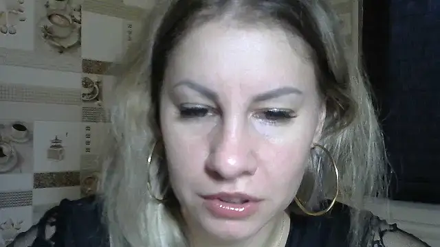 Snapshot of TherestlessKitty chatting on September 20, 2025, 6:07 am TherestlessKitty online show from September 20, 2025, 6:07 am