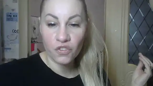 Snapshot of TherestlessKitty chatting on March 23, 2025, 6:05 am TherestlessKitty online show from March 23, 2025, 6:05 am