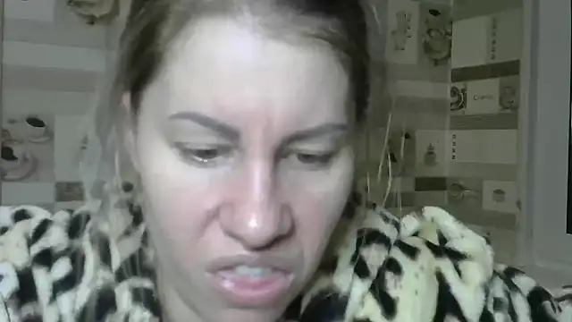 Snapshot of TherestlessKitty chatting on February 9, 2025, 8:13 pm TherestlessKitty online show from February 9, 2025, 8:13 pm
