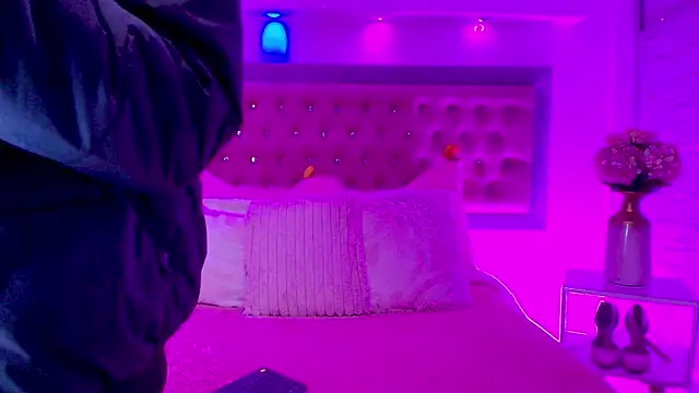 Snapshot of Tayzon_Foxxx chatting on February 24, 2026, 12:50 pm Tayzon Foxxx online show from February 24, 2026, 12:50 pm