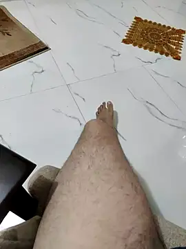 ARYANAVAILABLE online show from November 20, 2025, 4:07 pm