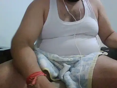 ARYANAVAILABLE online show from November 14, 2025, 9:18 pm