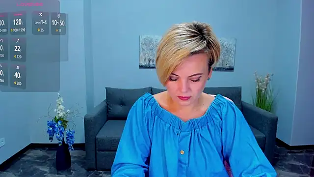 Julia Wilsone online show from September 19, 2025, 6:06 am