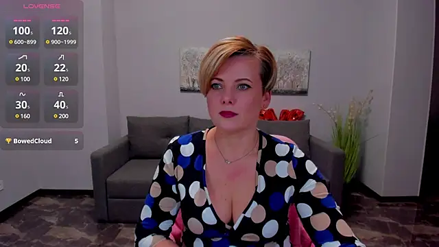 Julia Wilsone online show from February 19, 2025, 1:28 pm
