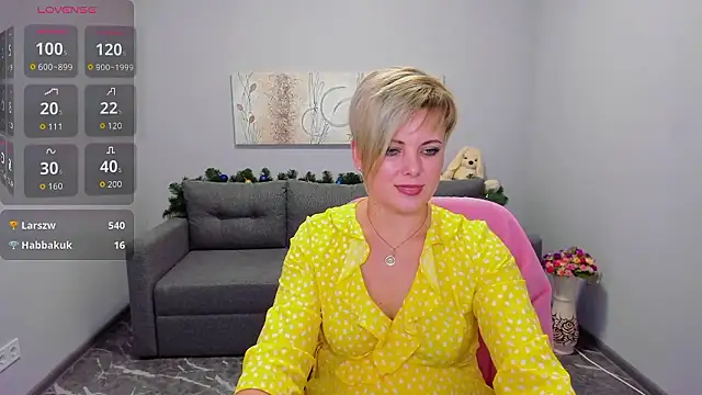 Julia Wilsone online show from January 5, 2026, 5:27 pm