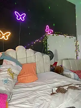 Snapshot of AlisonHoot69 chatting on March 2, 2025, 3:34 am AlisonHoot69 online show from March 2, 2025, 3:34 am