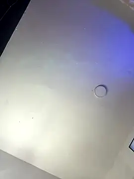 Snapshot of AlisonHoot69 chatting on October 17, 2025, 2:48 am AlisonHoot69 online show from October 17, 2025, 2:48 am