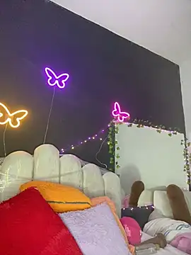 Snapshot of AlisonHoot69 chatting on February 23, 2025, 2:18 am AlisonHoot69 online show from February 23, 2025, 2:18 am