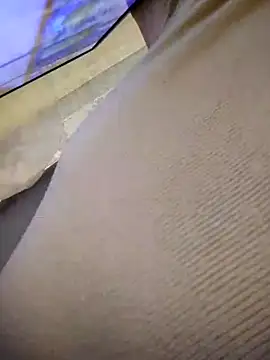 Snapshot of Gussie_Bridie chatting on October 24, 2025, 4:44 am Gussie Bridie online show from October 24, 2025, 4:44 am