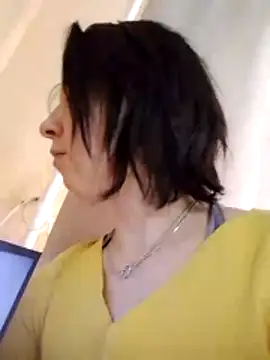 Snapshot of Gussie_Bridie chatting on October 23, 2025, 6:56 am Gussie Bridie online show from October 23, 2025, 6:56 am