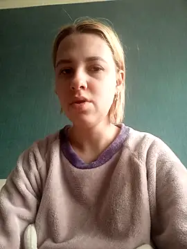 Snapshot of Gussie_Bridie chatting on March 1, 2025, 6:24 am Gussie Bridie online show from March 1, 2025, 6:24 am